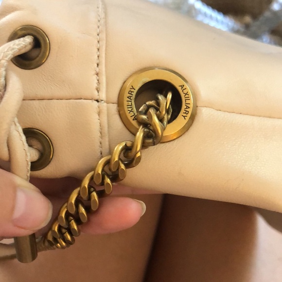 Auxiliary (Aritzia) LEATHER BUCKET BAG BLUSH - Picture 6 of 7